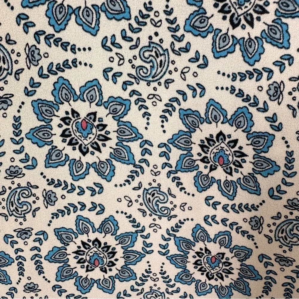 Loft Short Sleeve Medallion Design Blouse Size XS - Picture 10 of 13
